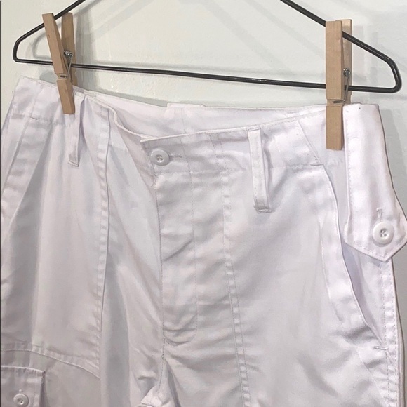 Urban Outfittes White Cargo Pants - Picture 3 of 10